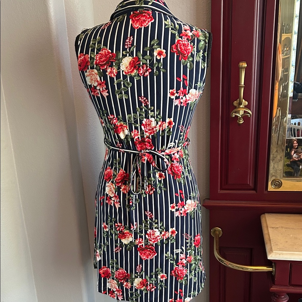 Navy Floral Striped Sleeveless Dress - Picture 11 of 12